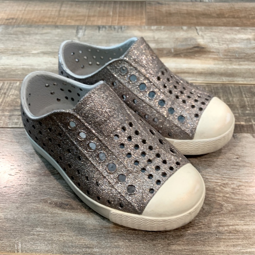 Toddler girls sparkle natives.